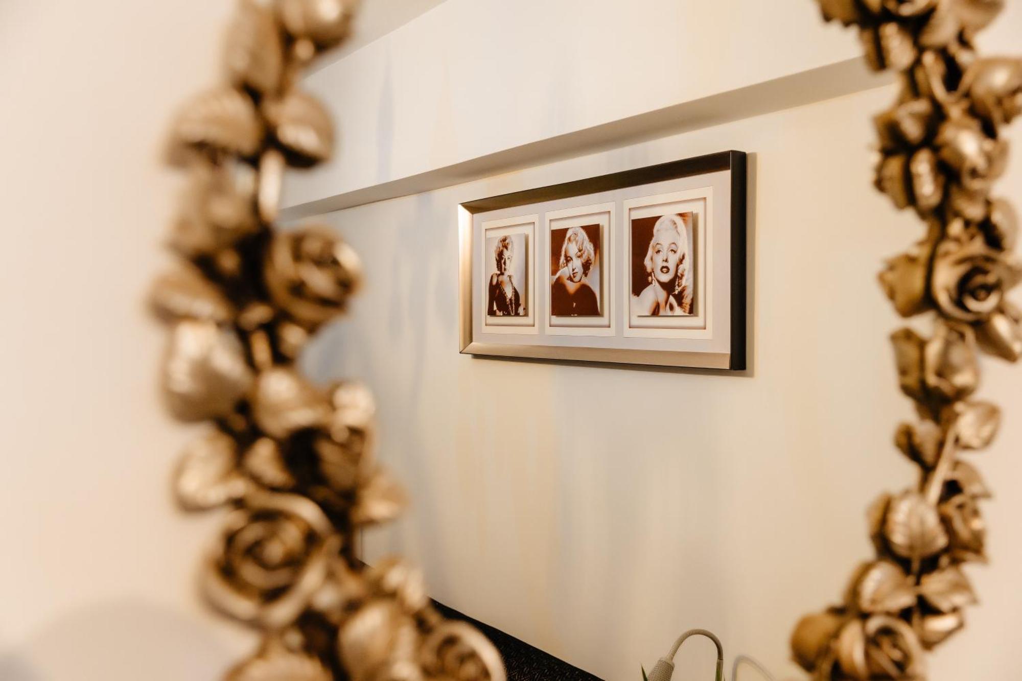 Glamour Ultracentral Craiova Luaran gambar